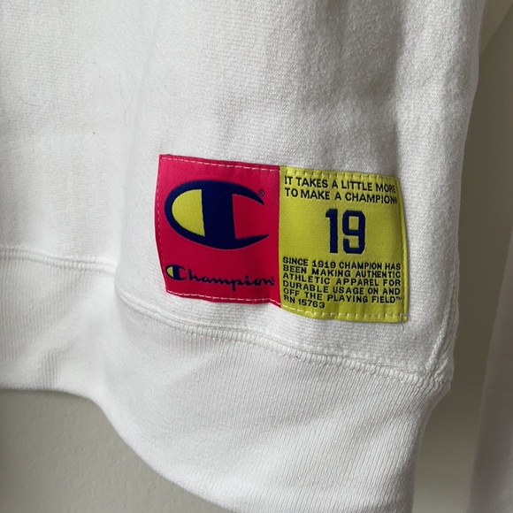 NWT Champion Sweatshirt - Picture 4 of 5